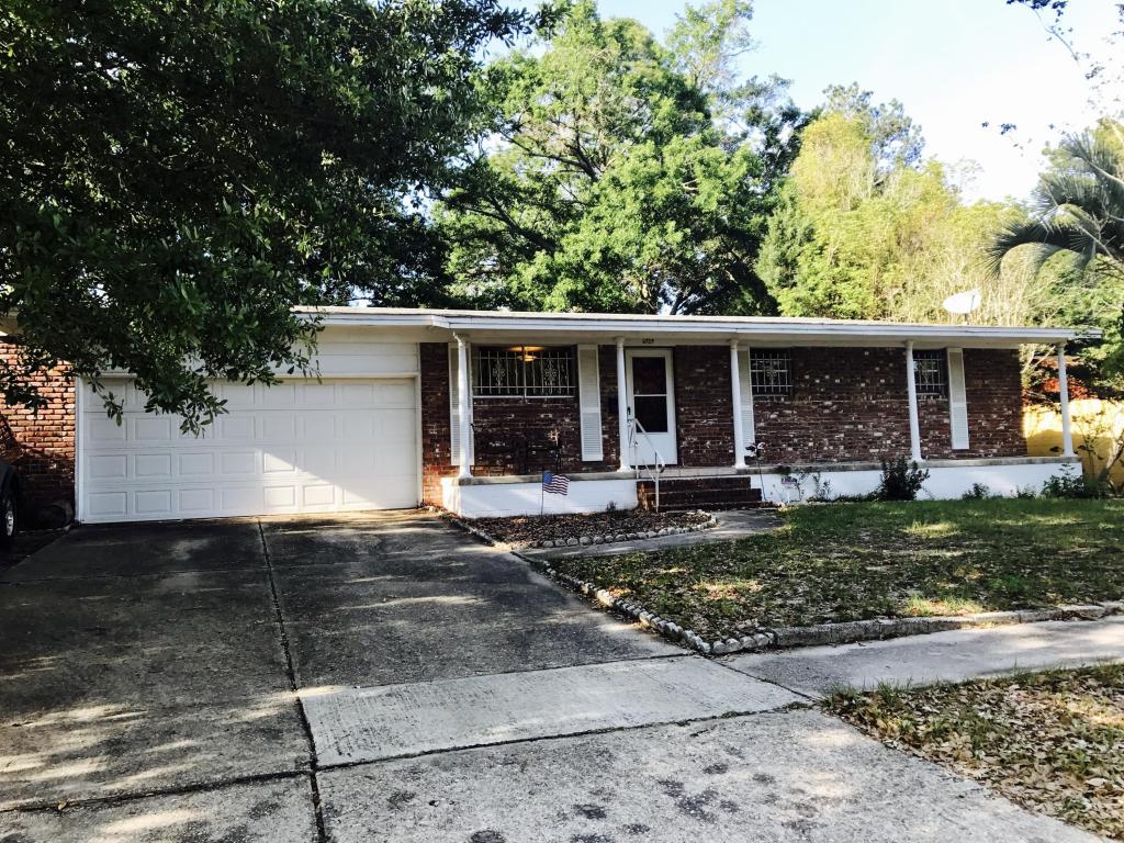 6929 MAGDELENA DR, Jacksonville, FL 32210