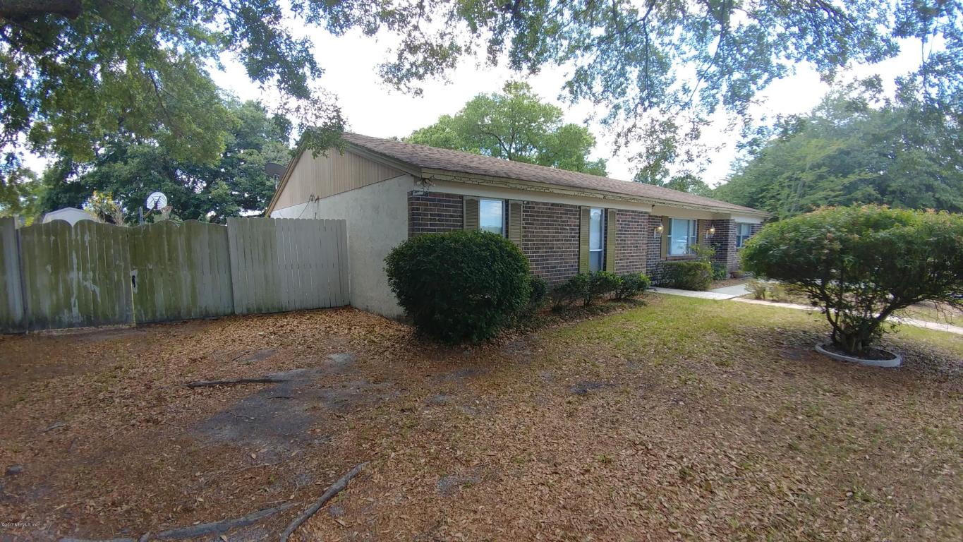 8174 SPRING LAKE RD North, Jacksonville, FL 32210