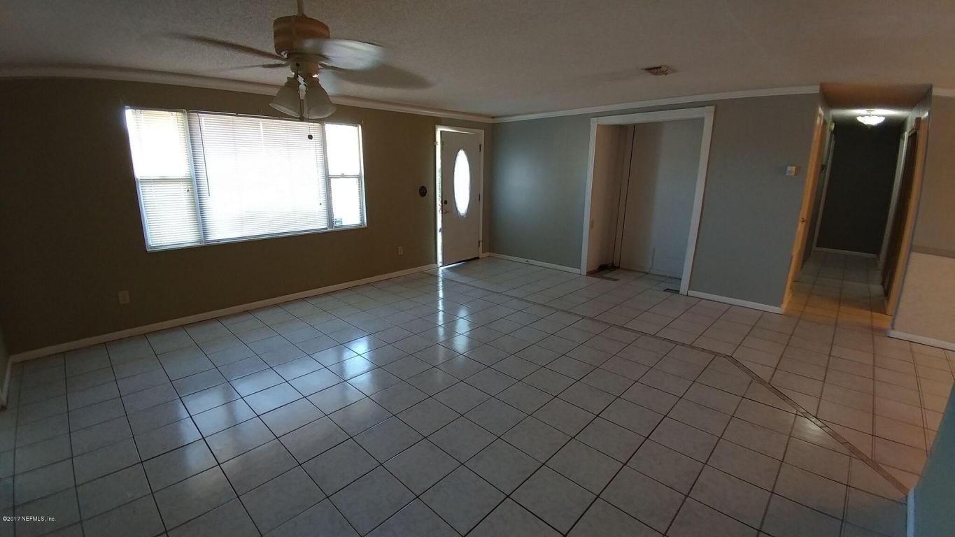 8174 SPRING LAKE RD North, Jacksonville, FL 32210