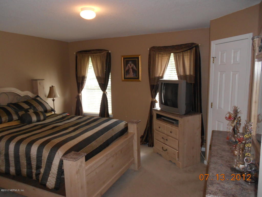 4847 PLAYPEN DR, Jacksonville, FL 32210