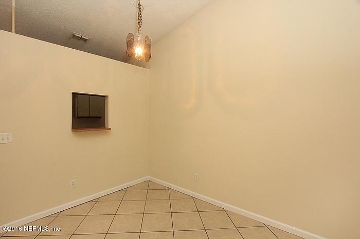 7627 INDIAN LAKES DR, Jacksonville, FL 32210
