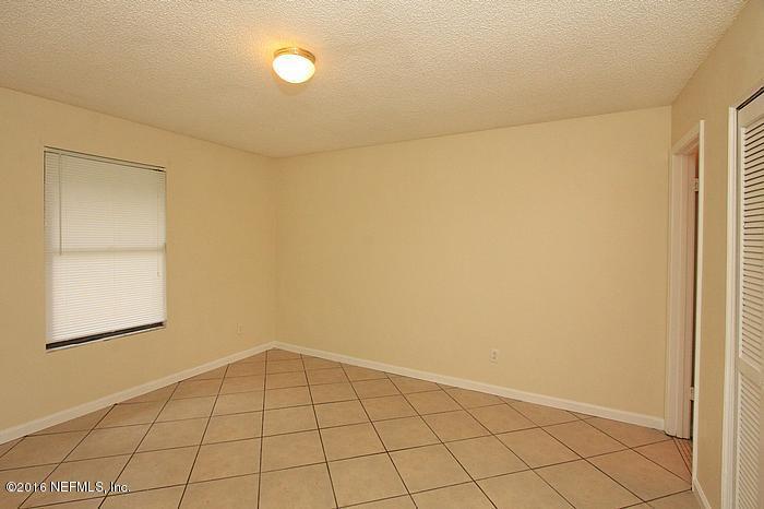 7627 INDIAN LAKES DR, Jacksonville, FL 32210