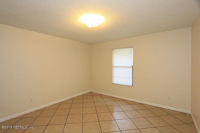 7627 INDIAN LAKES DR, Jacksonville, FL 32210