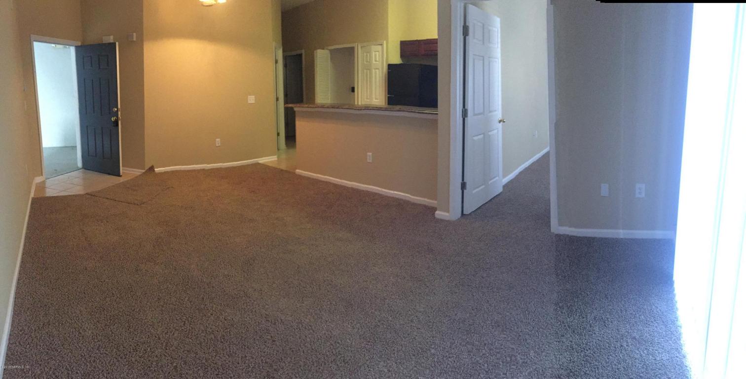1466 MANOTAK POINT DR, Jacksonville, FL 32210
