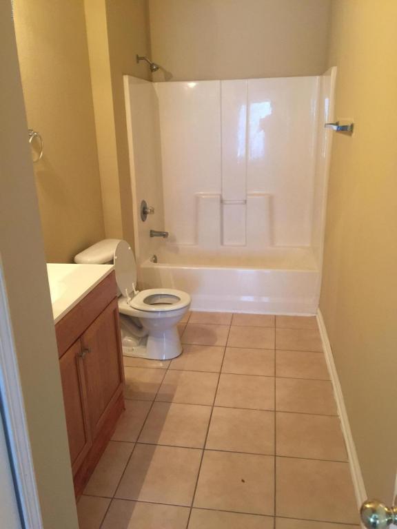 1466 MANOTAK POINT DR, Jacksonville, FL 32210