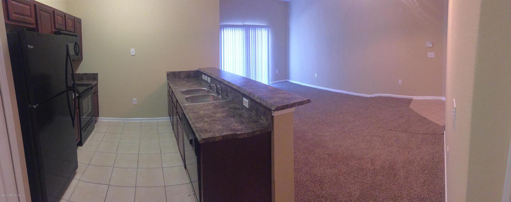 1466 MANOTAK POINT DR, Jacksonville, FL 32210