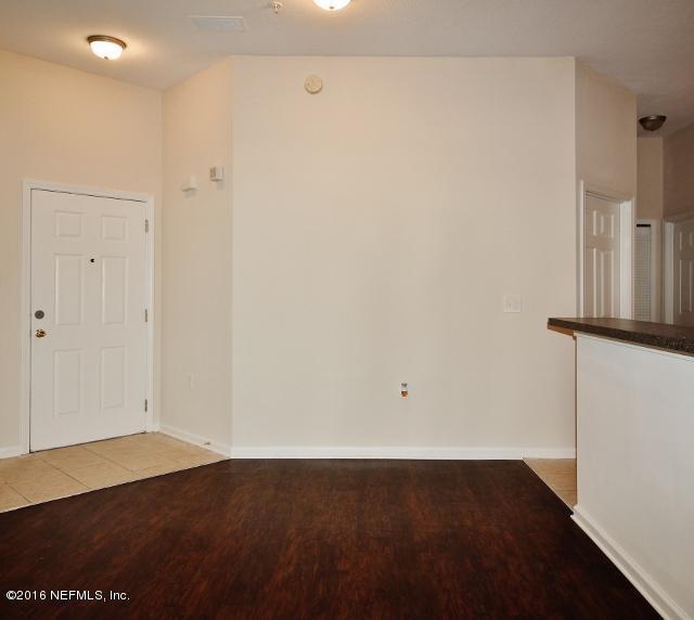 5051 PLAYPEN, Jacksonville, FL 32210