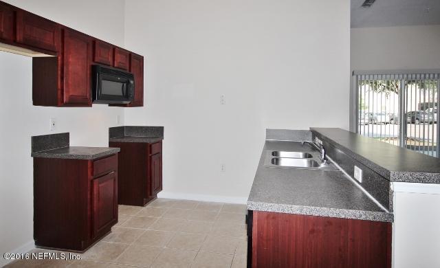 5051 PLAYPEN, Jacksonville, FL 32210