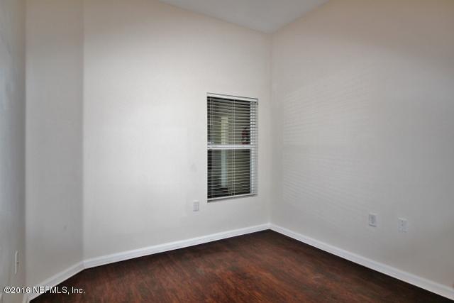 5051 PLAYPEN, Jacksonville, FL 32210