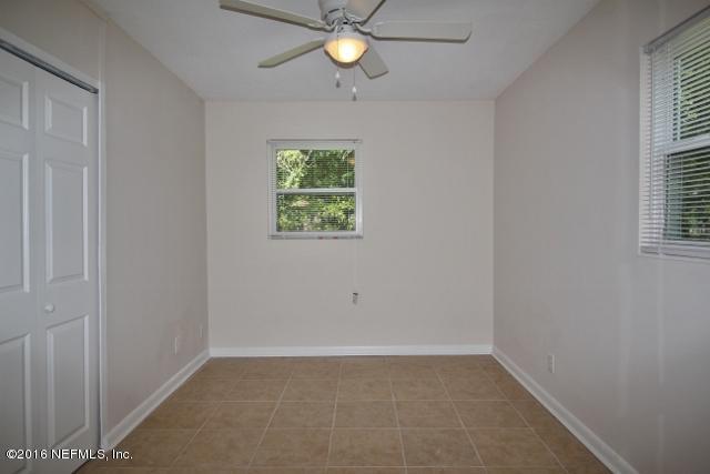 2338 LOOKING GLASS LN, Jacksonville, FL 32210