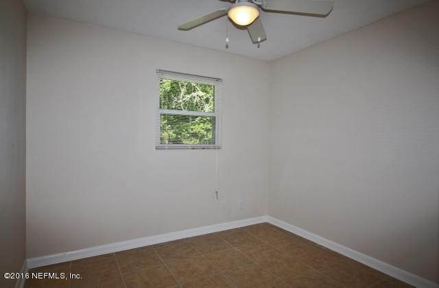 2338 LOOKING GLASS LN, Jacksonville, FL 32210