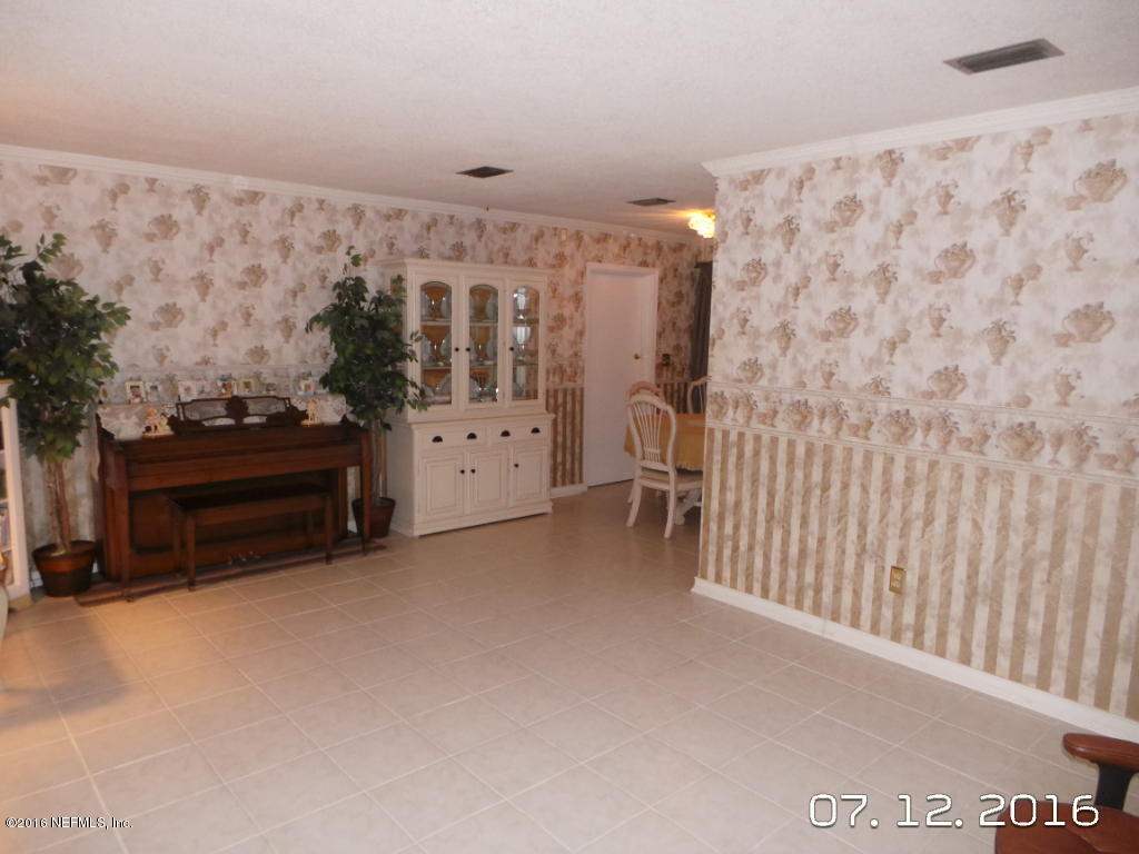 2394 CEDAR SHORES CIR, Jacksonville, FL 32210