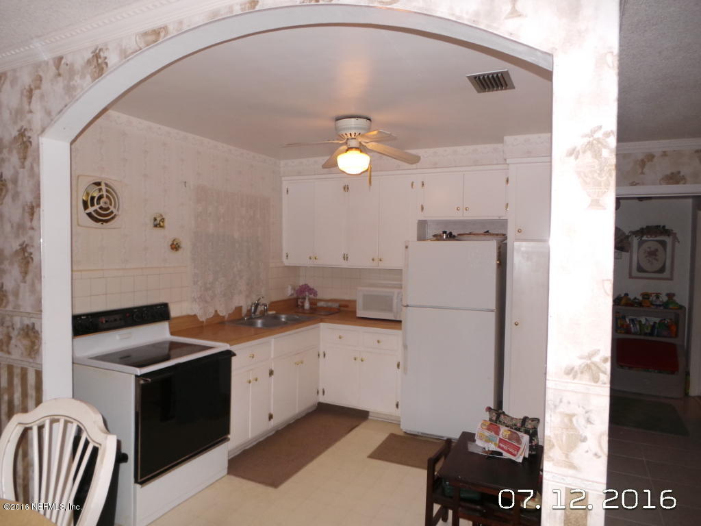 2394 CEDAR SHORES CIR, Jacksonville, FL 32210