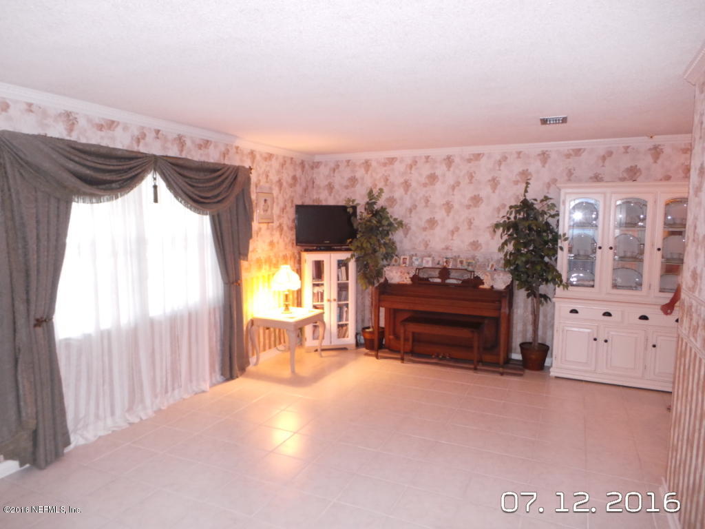 2394 CEDAR SHORES CIR, Jacksonville, FL 32210