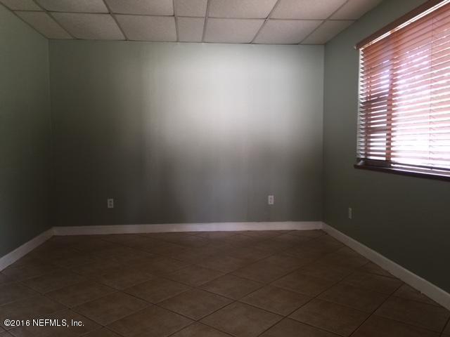 7020 PERKE DR, Jacksonville, FL 32210