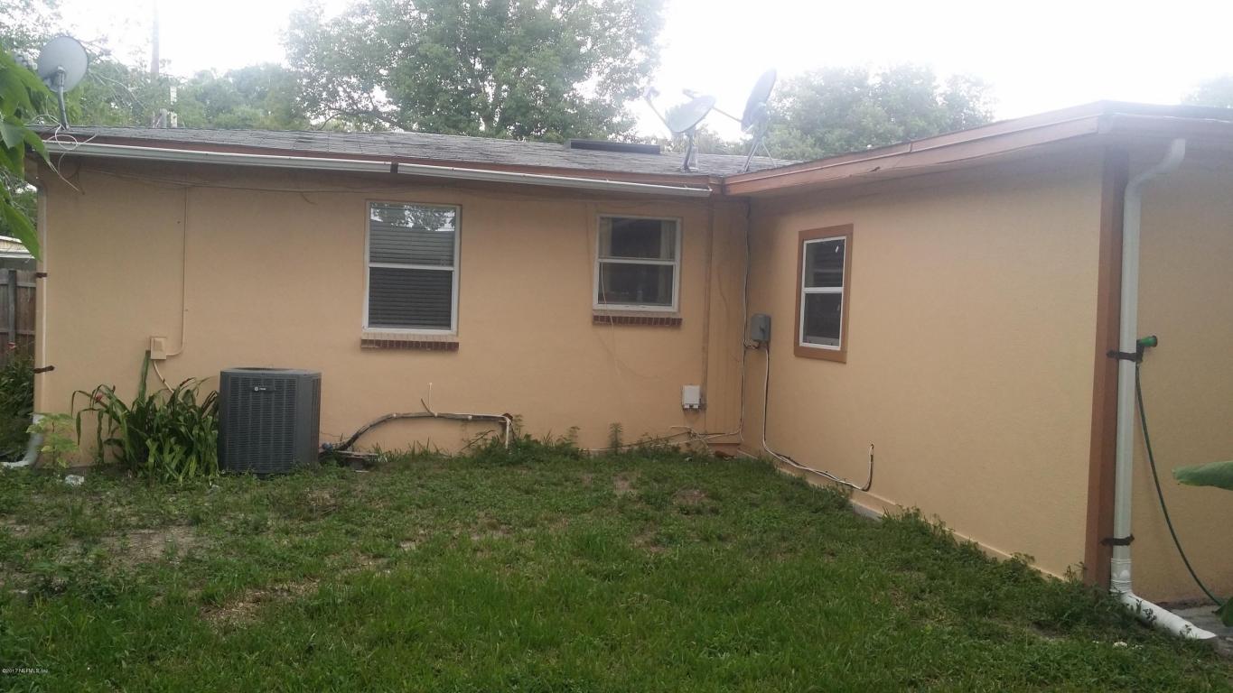 1049 CRESTDALE ST, Jacksonville, FL 32211