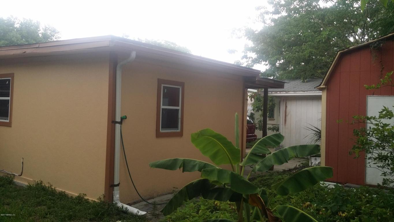 1049 CRESTDALE ST, Jacksonville, FL 32211