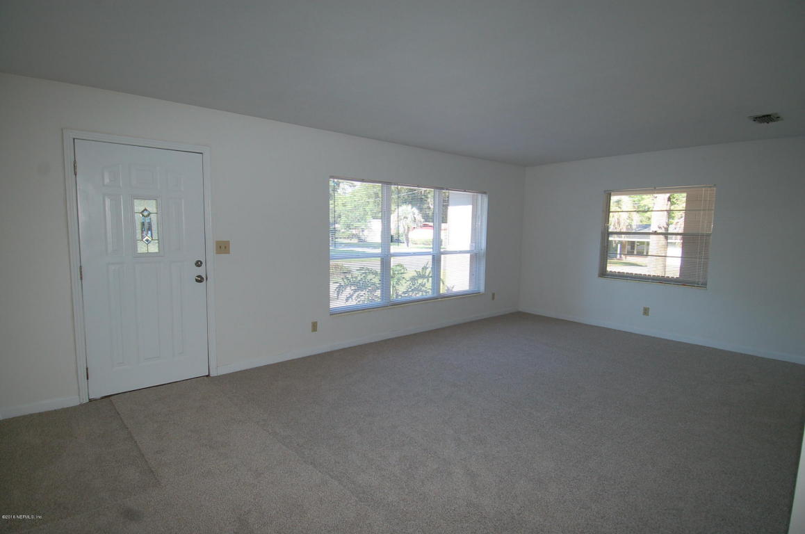 8562 SANTALIA AVE, Jacksonville, FL 32211