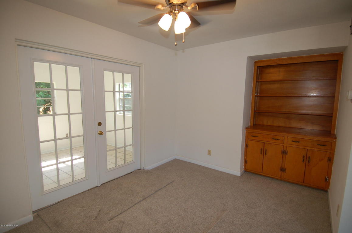 8562 SANTALIA AVE, Jacksonville, FL 32211