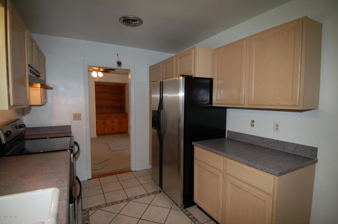 8562 SANTALIA AVE, Jacksonville, FL 32211