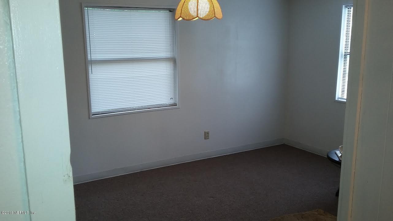 8020 FREE AVE, Jacksonville, FL 32211