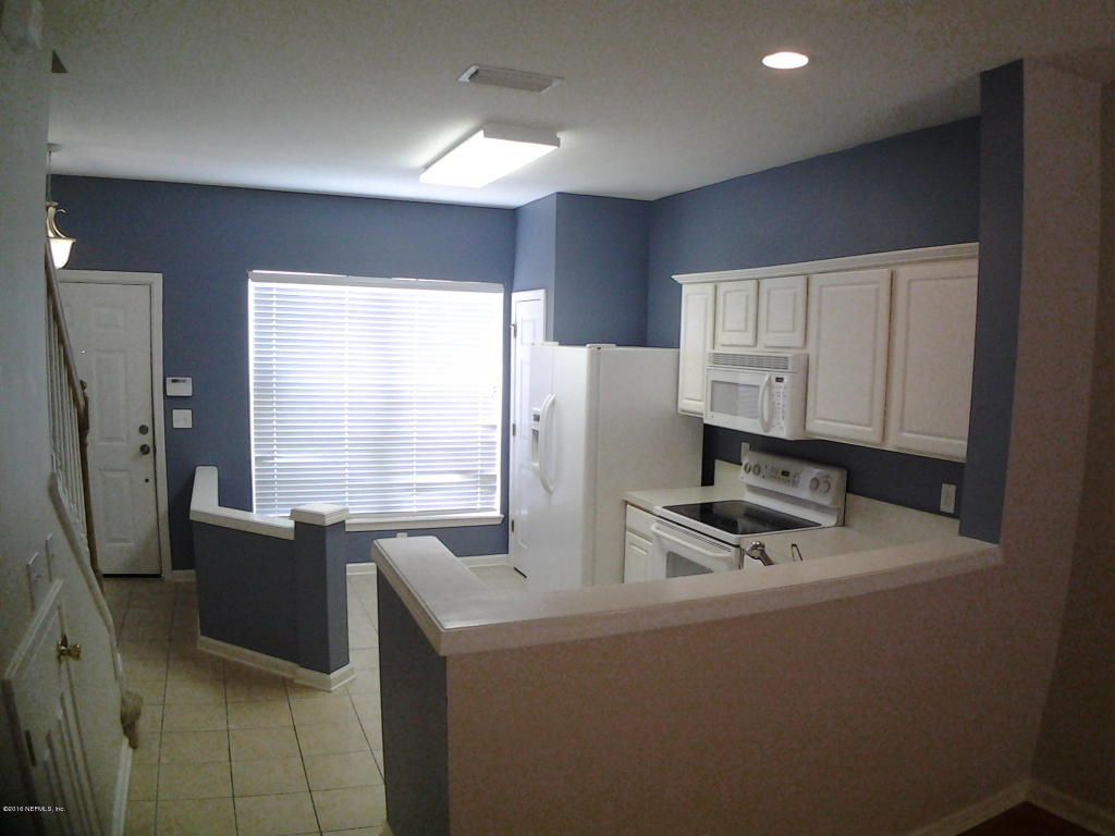 3561 LONE TREE LN, Jacksonville, FL 32216