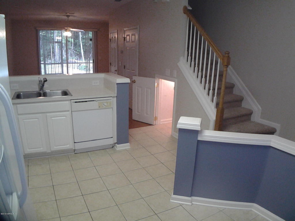 3561 LONE TREE LN, Jacksonville, FL 32216