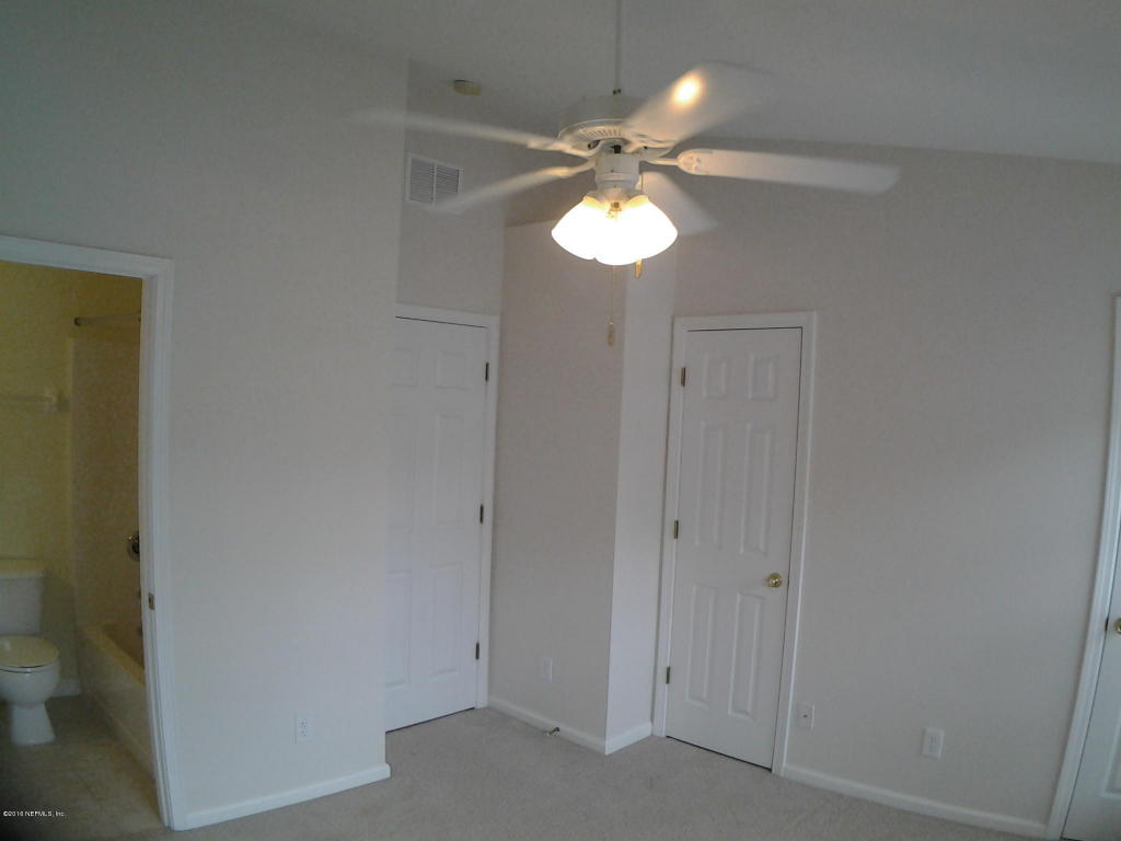 3561 LONE TREE LN, Jacksonville, FL 32216