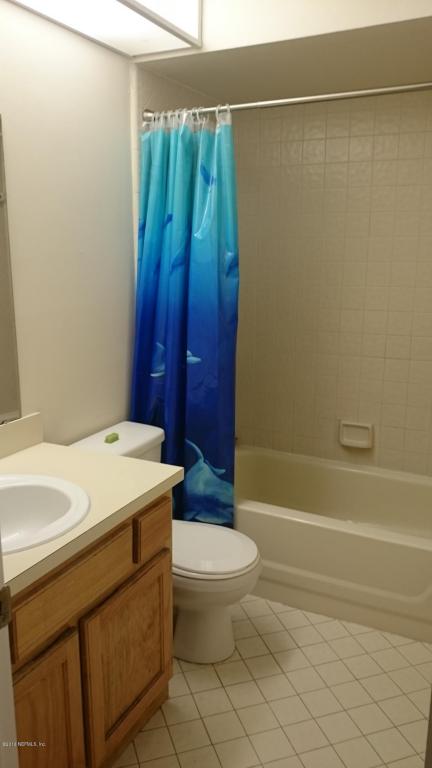 8315 CENTURY POINT DR North, Jacksonville, FL 32216
