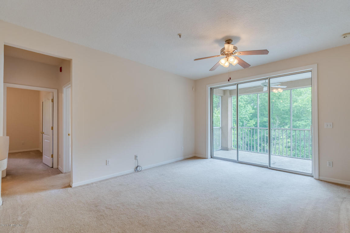 8601 BEACH BLVD, Jacksonville, FL 32216