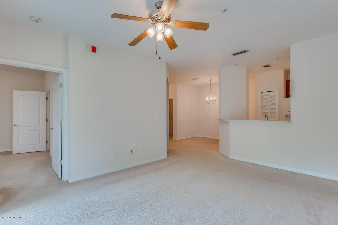 8601 BEACH BLVD, Jacksonville, FL 32216