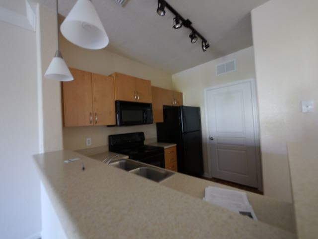 8290 Gate Parkway W, Jacksonville, FL 32216