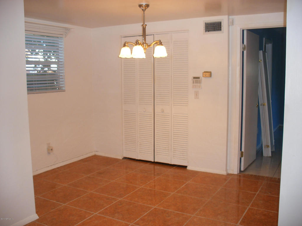 6348 BARNES RD South, Jacksonville, FL 32216