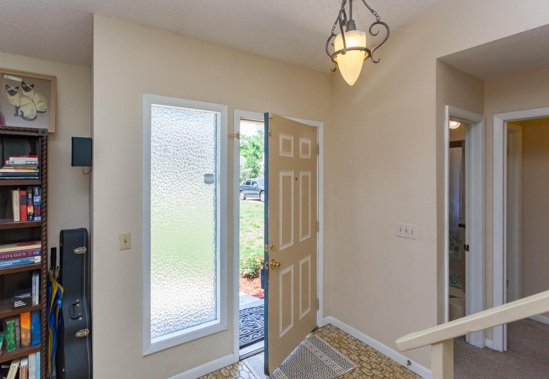 7018 HOLIDAY HILL CT, Jacksonville, FL 32216