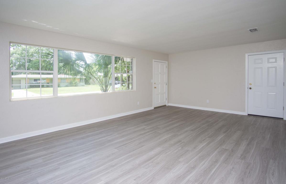 2227 SAUL DR, Jacksonville, FL 32216