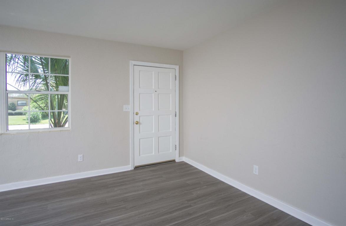 2227 SAUL DR, Jacksonville, FL 32216