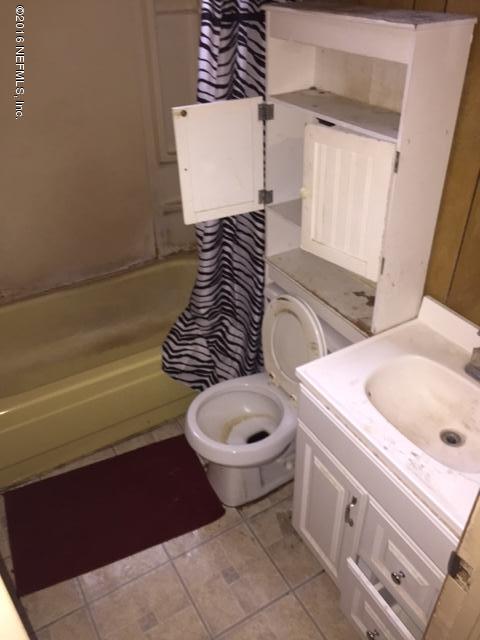 2621 EAGLE ST, Jacksonville, FL 32216