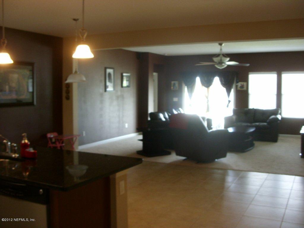 165Pond Run Ln, Jacksonville, FL 32218