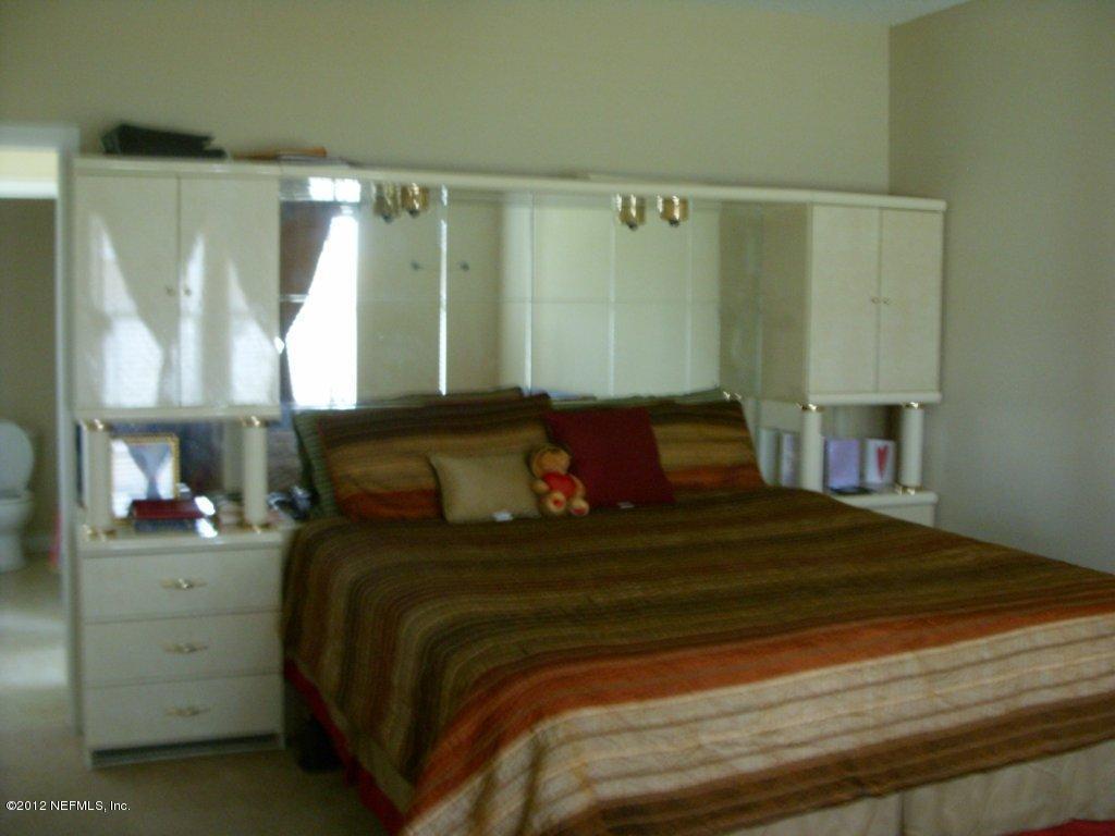 165Pond Run Ln, Jacksonville, FL 32218