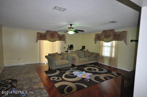 1417 KINGFISHER LN North, Jacksonville, FL 32218