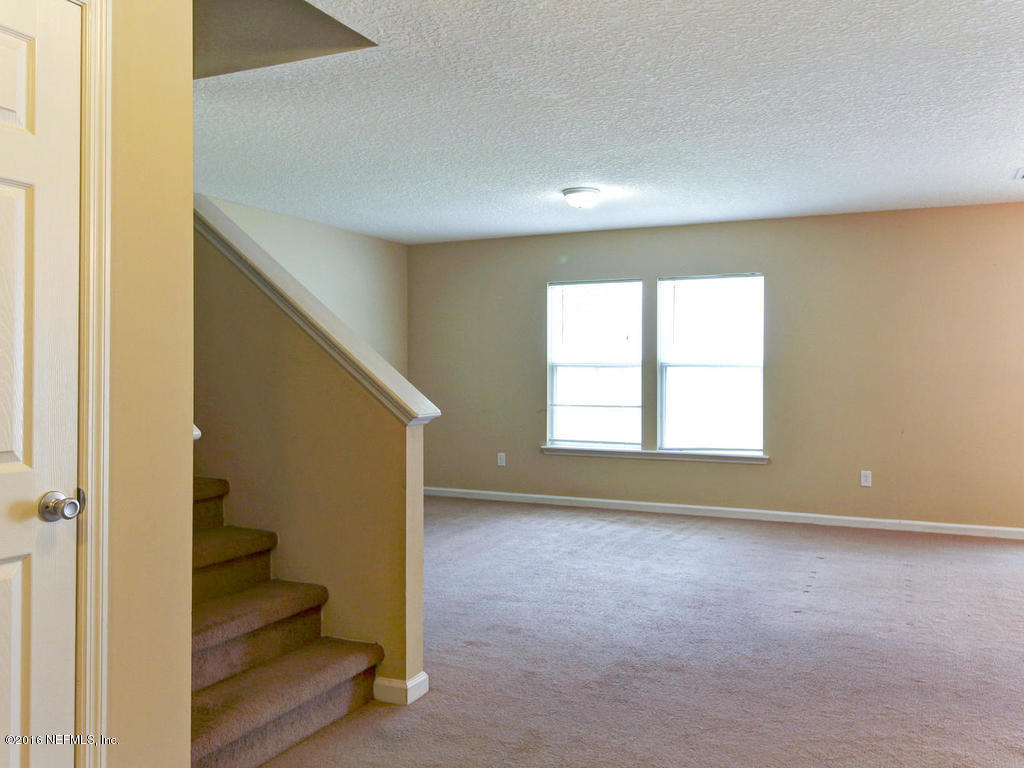 354 AUBURN OAKS RD East, Jacksonville, FL 32218