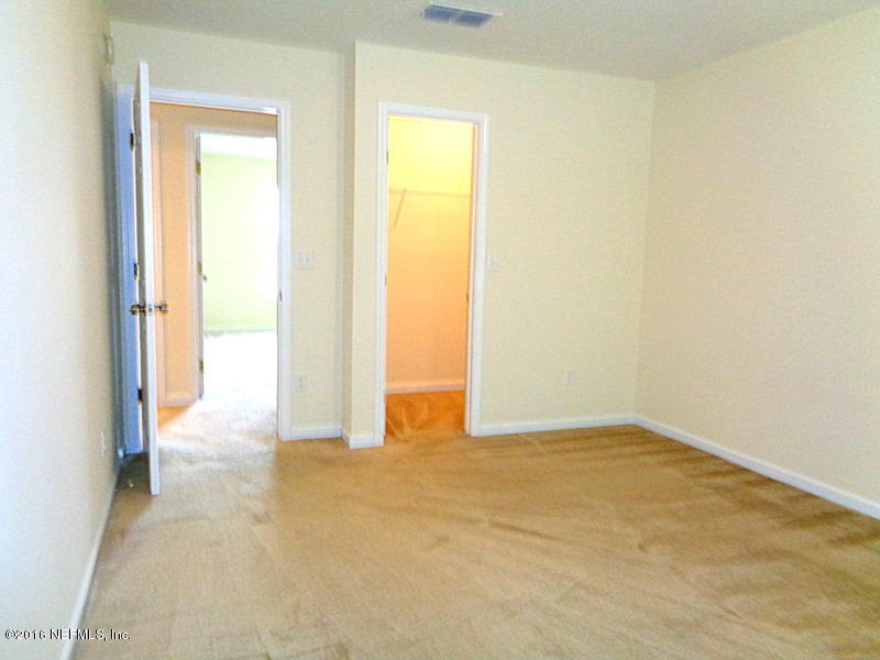 353 CHAFFEE RD North, Jacksonville, FL 32220