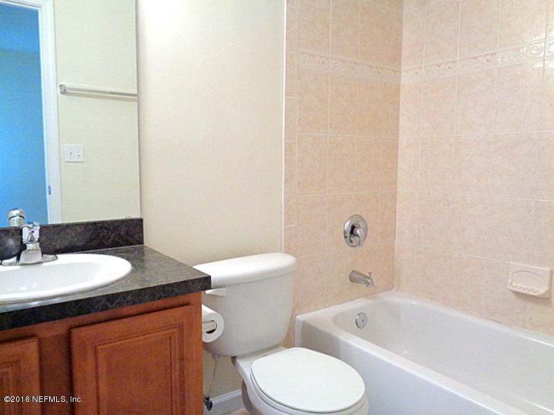 353 CHAFFEE RD North, Jacksonville, FL 32220