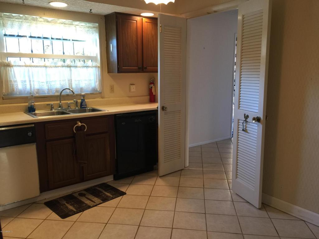 373 GREENCASTLE DR, Jacksonville, FL 32225
