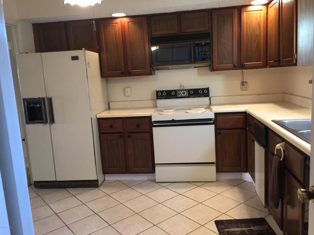 373 GREENCASTLE DR, Jacksonville, FL 32225