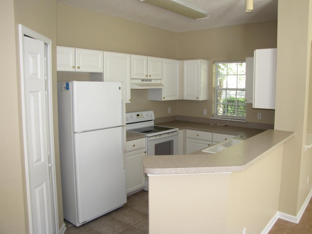 1727 West FOREST LAKE CIR #2, Jacksonville, FL 32225