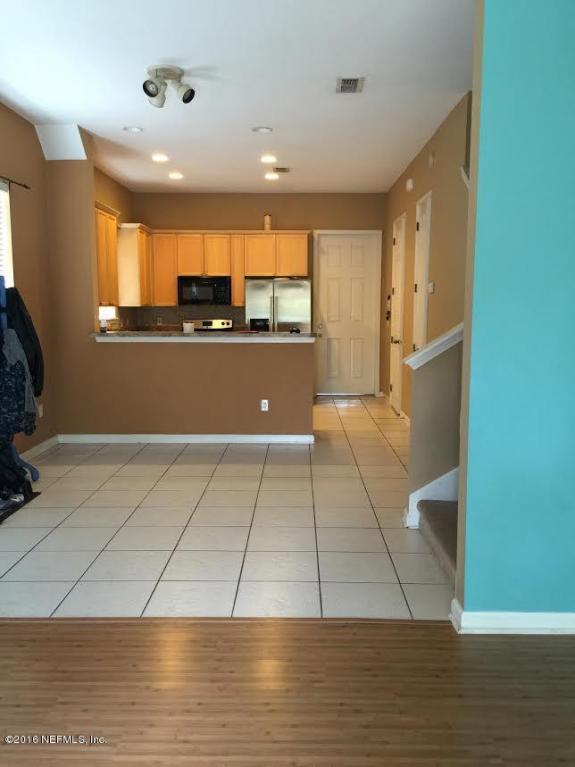86 W 10th St, Atlantic Beach, United States 32233