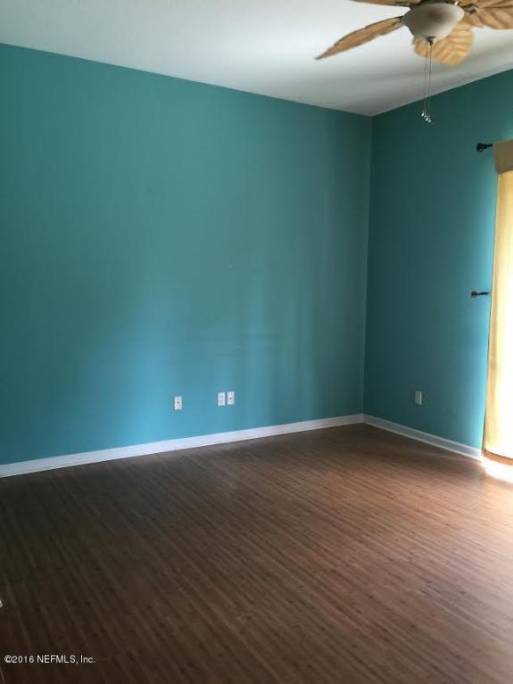 86 W 10th St, Atlantic Beach, United States 32233