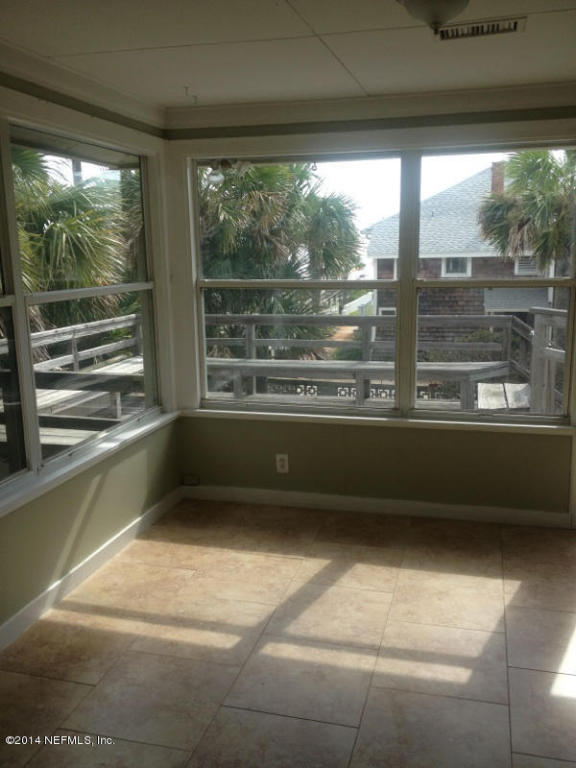 1087 BEACH AVE, Atlantic Beach, FL 32233