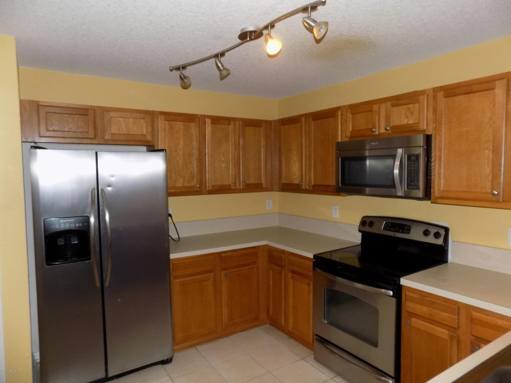 6105 MAGGIES CIR, Jacksonville, FL 32244